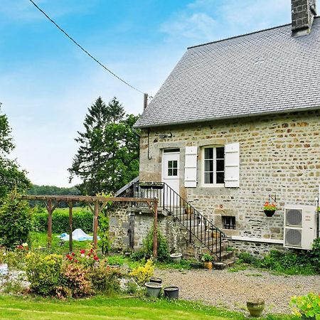Awesome Home In Saint-Sever-Calvados With Kitchen エクステリア 写真