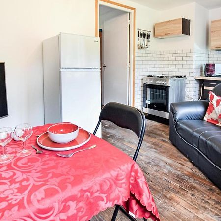 Awesome Home In Saint-Sever-Calvados With Kitchen エクステリア 写真
