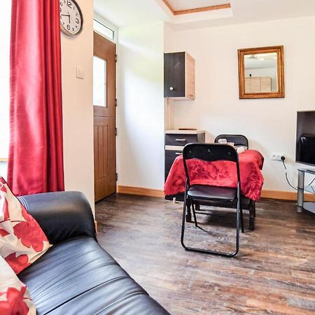 Awesome Home In Saint-Sever-Calvados With Kitchen エクステリア 写真