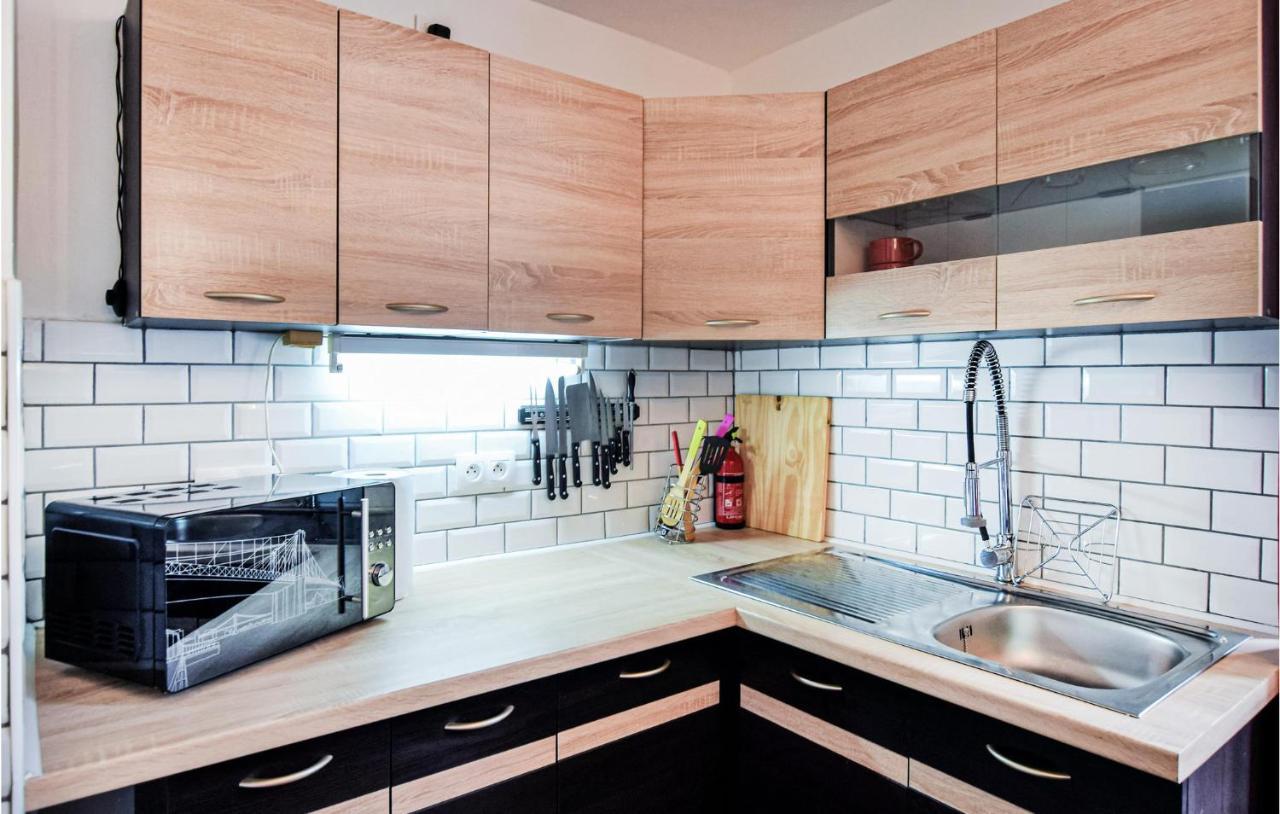 Awesome Home In Saint-Sever-Calvados With Kitchen エクステリア 写真