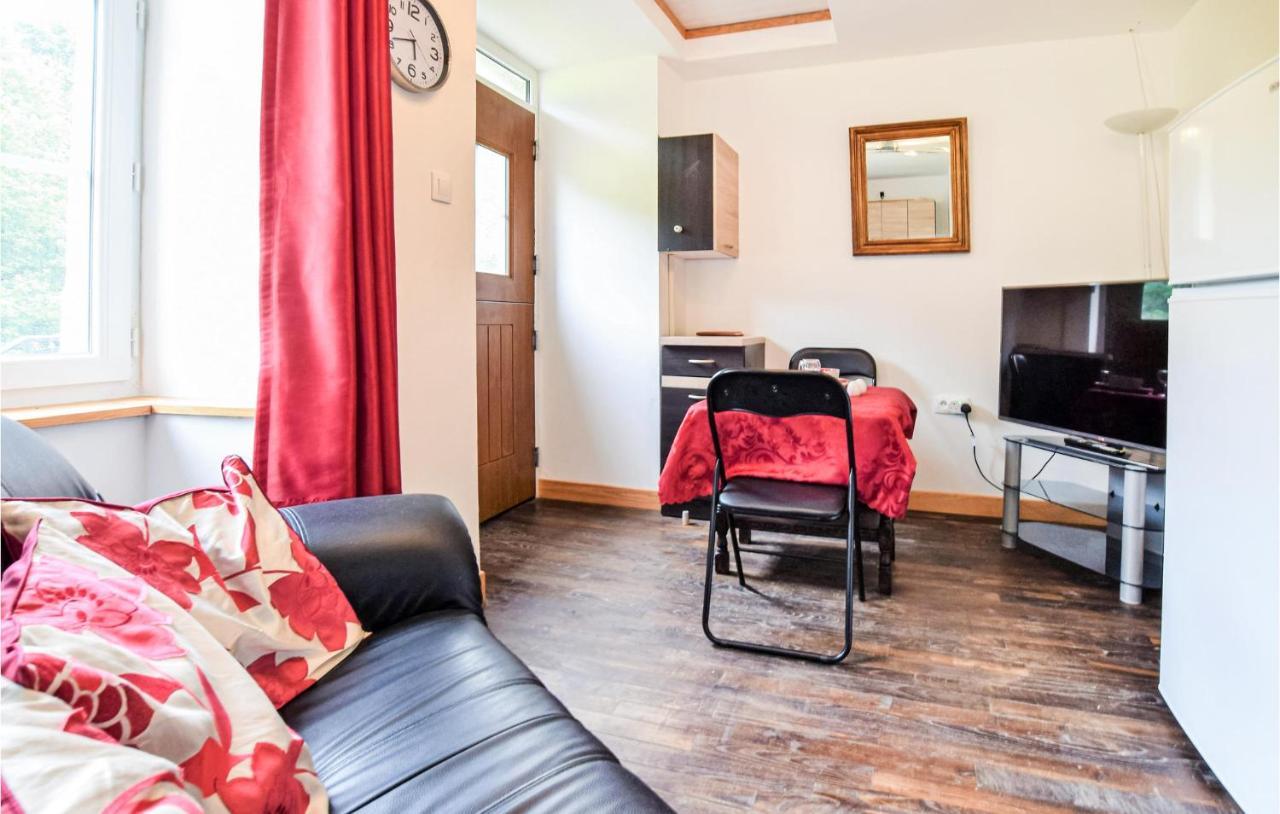 Awesome Home In Saint-Sever-Calvados With Kitchen エクステリア 写真